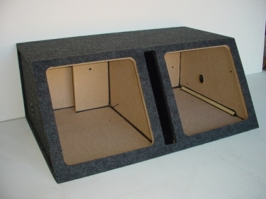 Dual 15'' Kicker Solobaric L7 Center Slot Port 15'' Sub Box